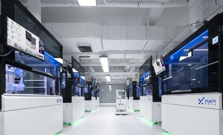 这是河套深港科技创新合作区深圳园区内深圳晶泰科技有限公司研发的机器人工作站（2024年3月1日摄）。新华社记者 洪泽华 摄