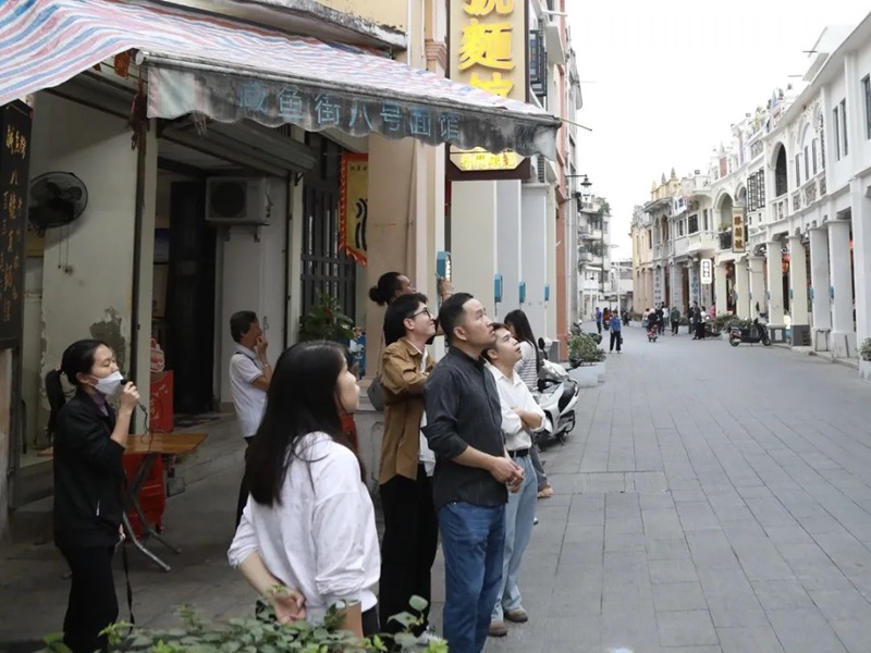 2023年珠海市网络主题采风活动走进斗门旧街。