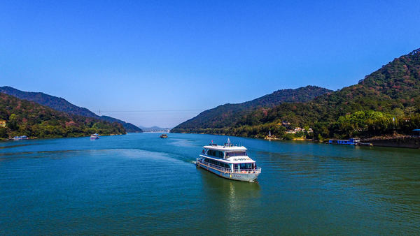 小北江三峡游船