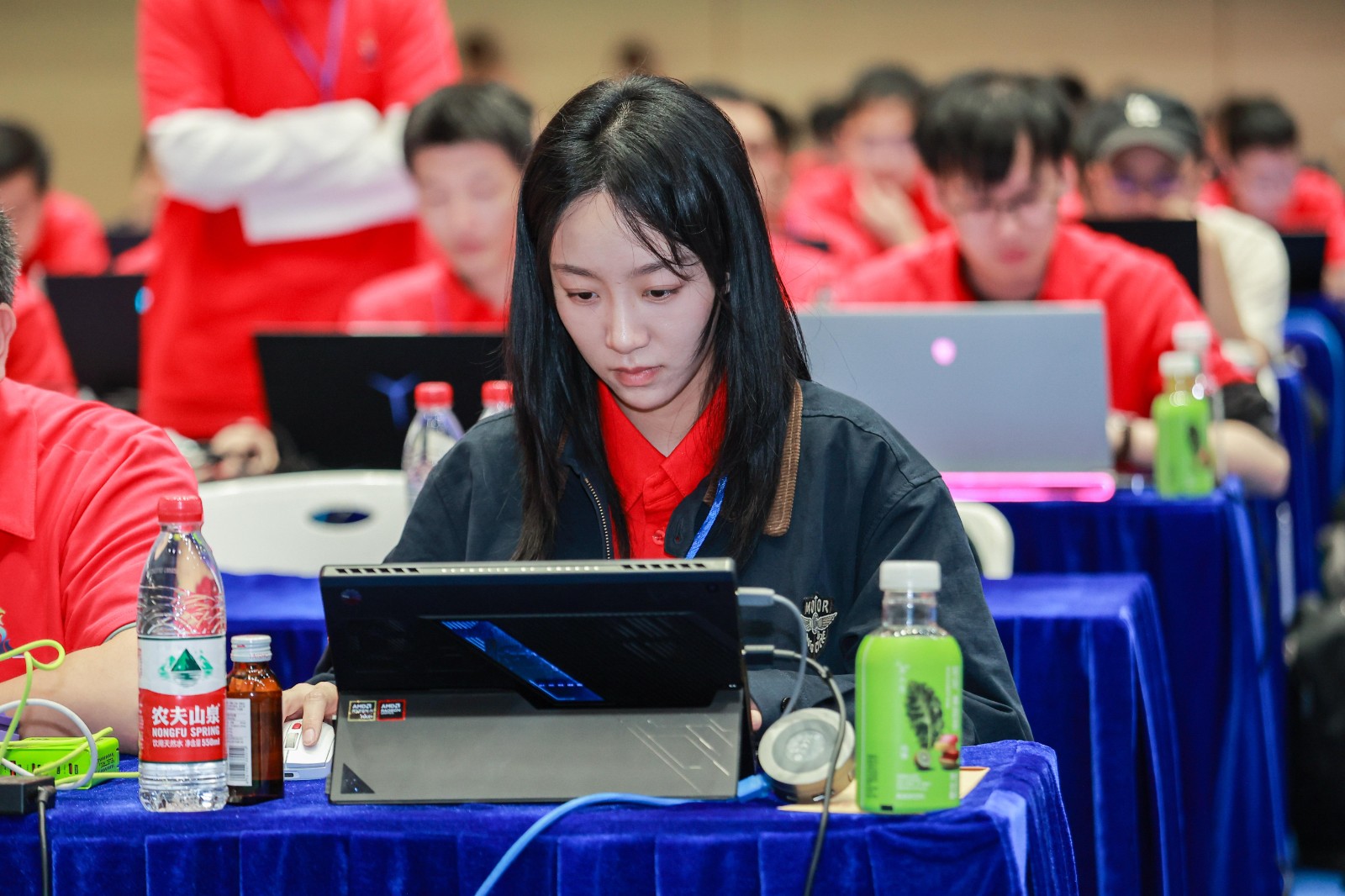 决赛采用融合靶场安全评估挑战模式，选手们需要发现靶场环境中存在的各类安全隐患。